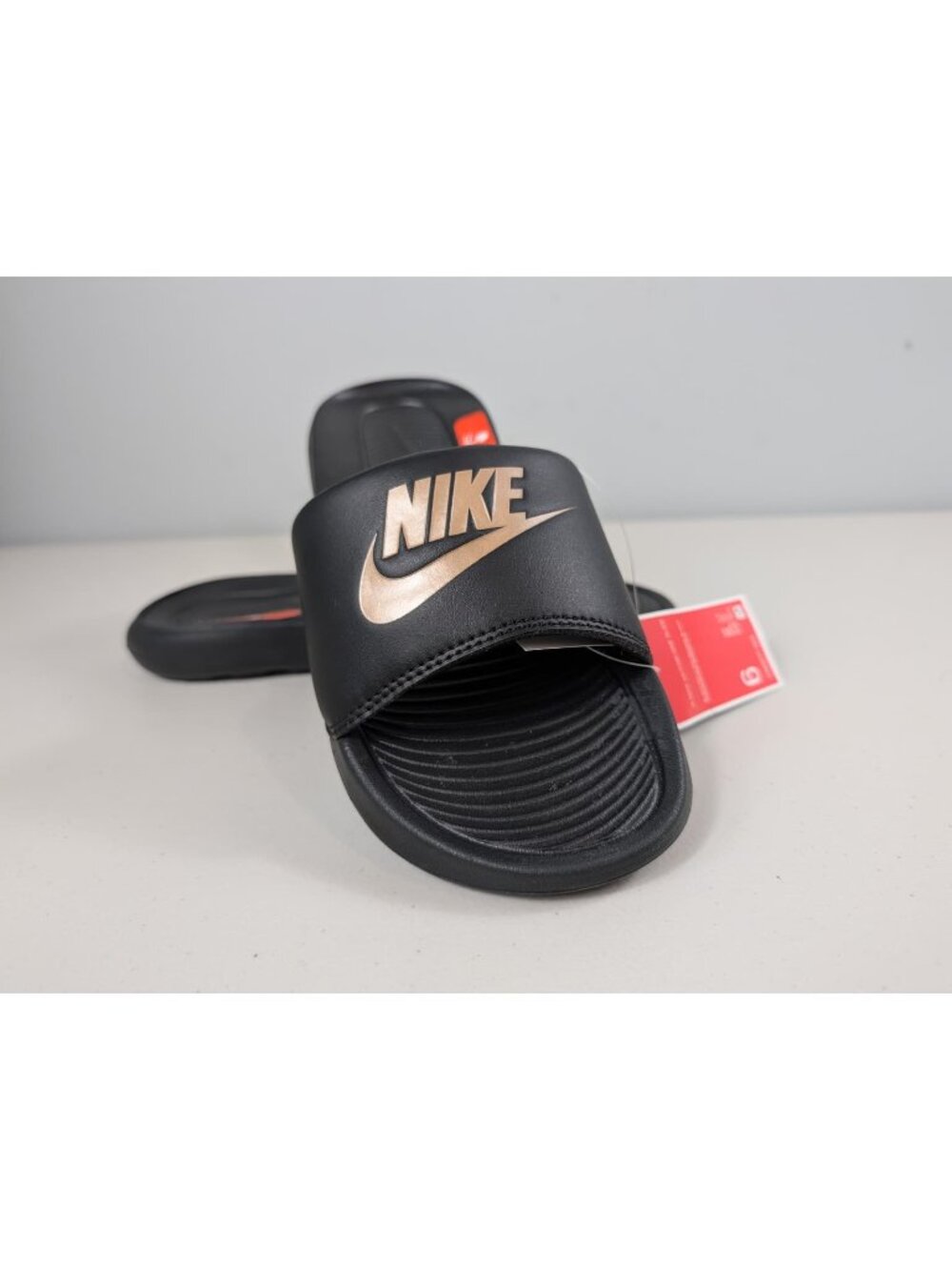 Nike Victori one slide sandals in black women's size 6